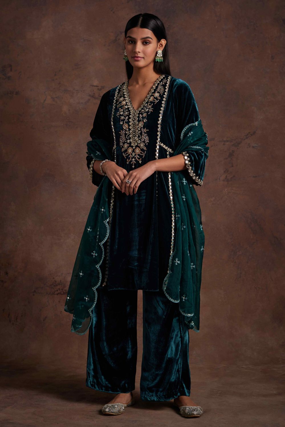 Green Velvet Suit With Pants and Dupatta - MARKET