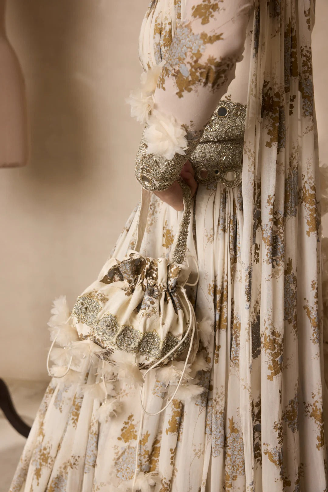 Ara Anarkali - MARKET