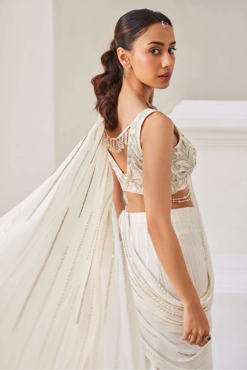 Pearl White Slit Saree - MARKET